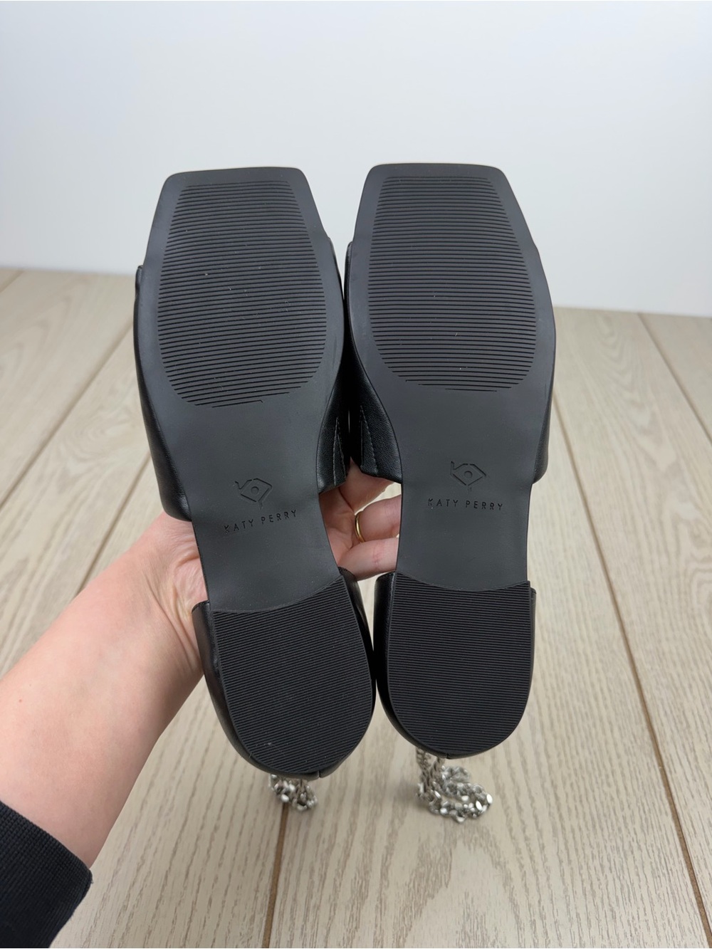 Katy Perry Caught Up Square Toe Silver Chain Anklet Sandal 9.5M Black $98 - Picture 8 of 9